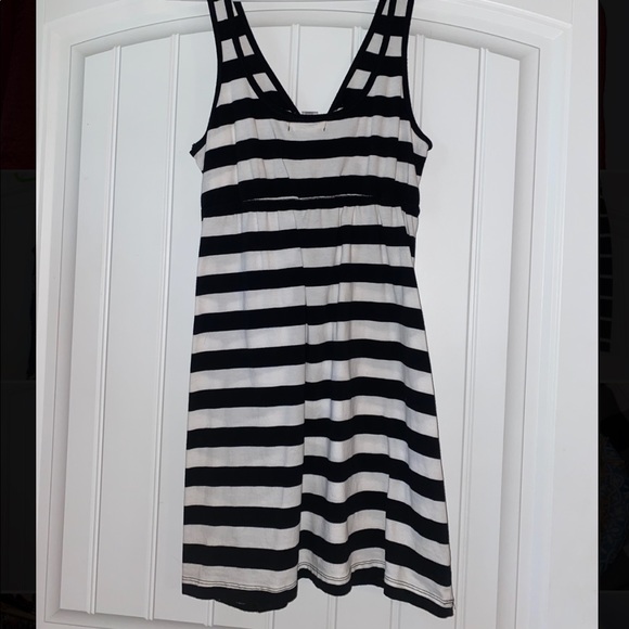 Black and white striped dress with bow on front - Picture 2 of 2